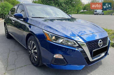 Седан Nissan Altima 2020 в Киеве