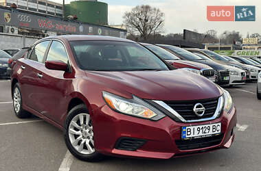 Седан Nissan Altima 2015 в Киеве