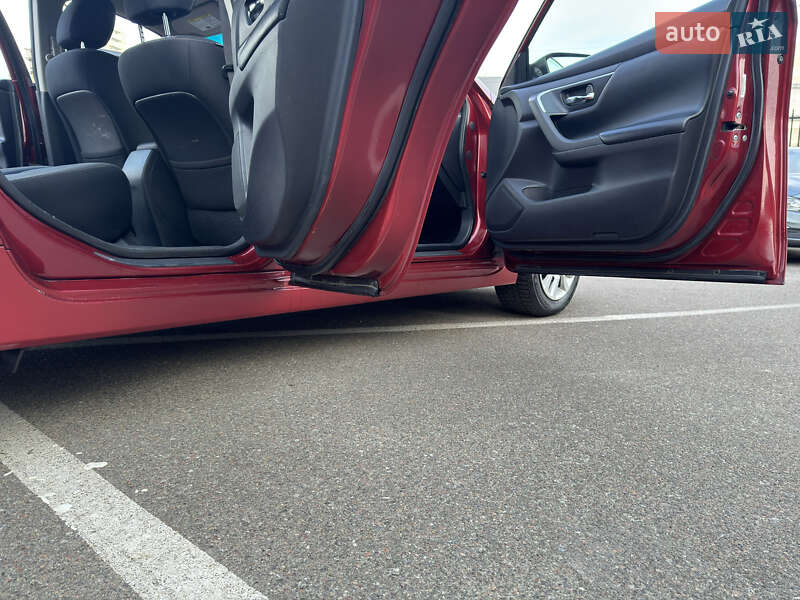 Седан Nissan Altima 2015 в Киеве
