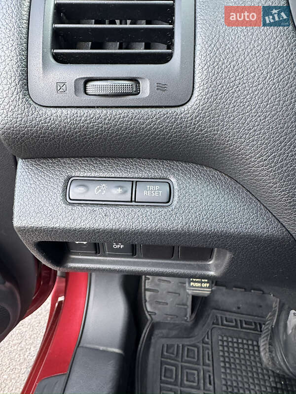 Седан Nissan Altima 2015 в Киеве