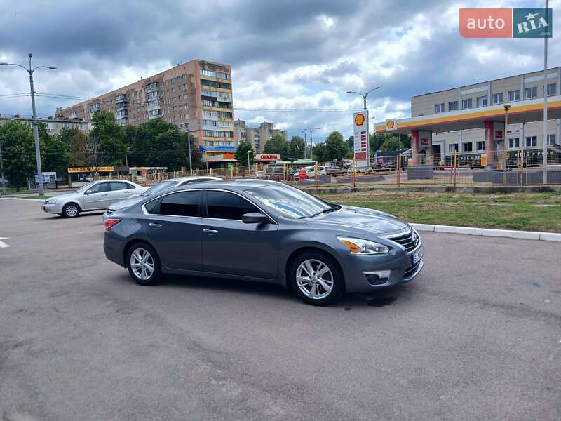 Седан Nissan Altima 2015 в Харкові