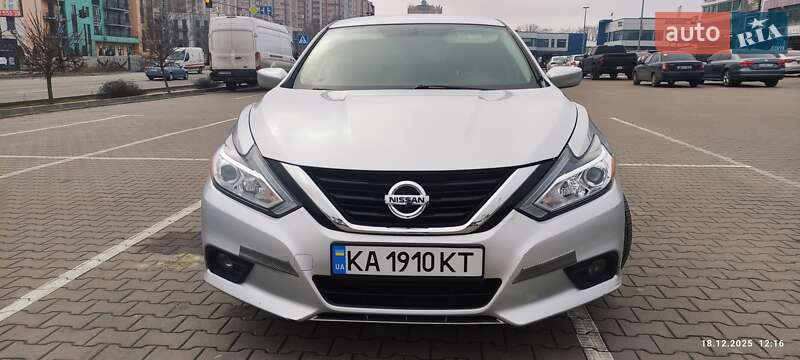 Седан Nissan Altima 2016 в Києві