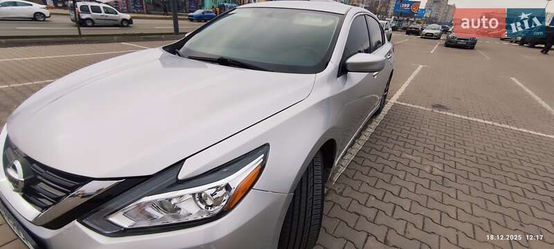 Седан Nissan Altima 2016 в Києві