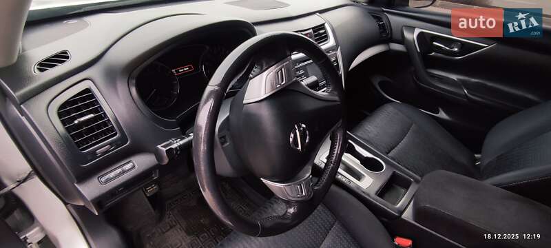 Седан Nissan Altima 2016 в Києві