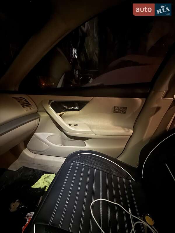 Седан Nissan Altima 2013 в Киеве фото 5 Седан Nissan Altima 2013 в Киеве