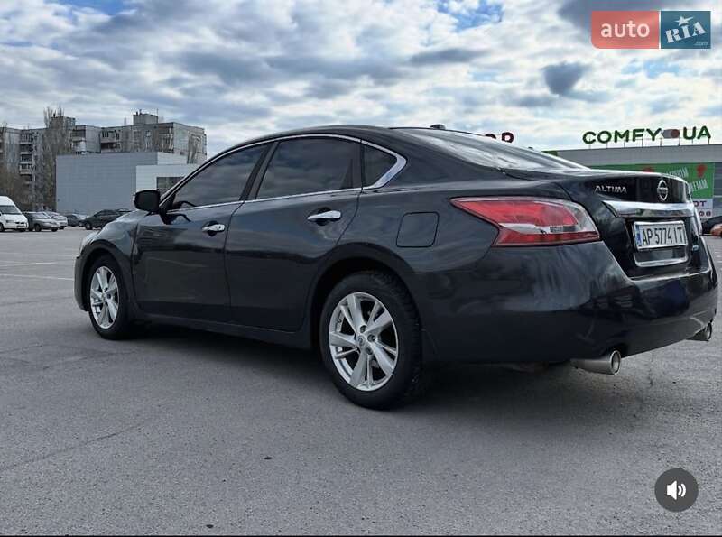 Седан Nissan Altima 2013 в Львове