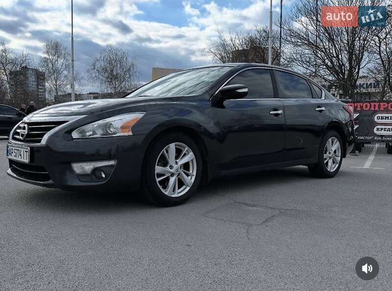 Седан Nissan Altima 2013 в Львове