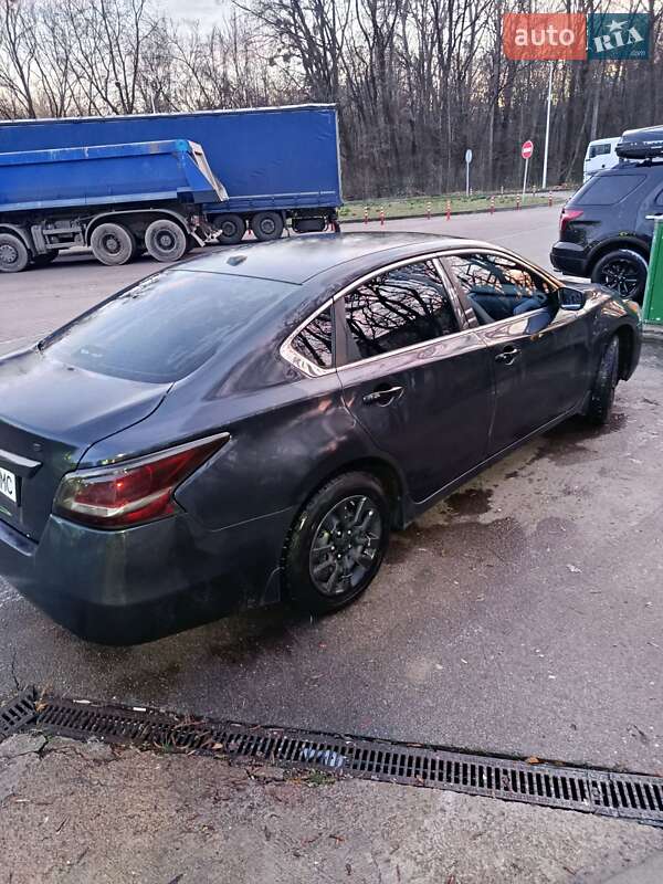 Седан Nissan Altima 2015 в Киеве