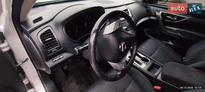 Седан Nissan Altima 2016 в Києві