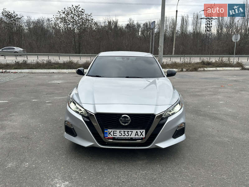 Седан Nissan Altima 2021 в Днепре
