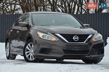 Седан Nissan Altima 2016 в Дрогобыче