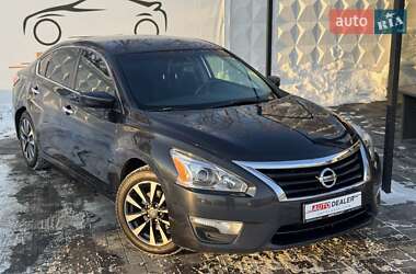 Седан Nissan Altima 2015 в Києві