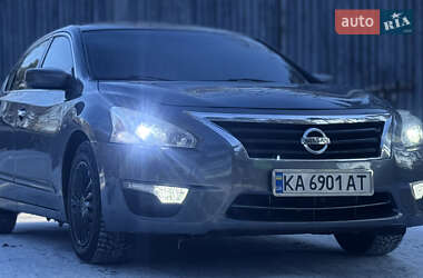 Седан Nissan Altima 2014 в Киеве