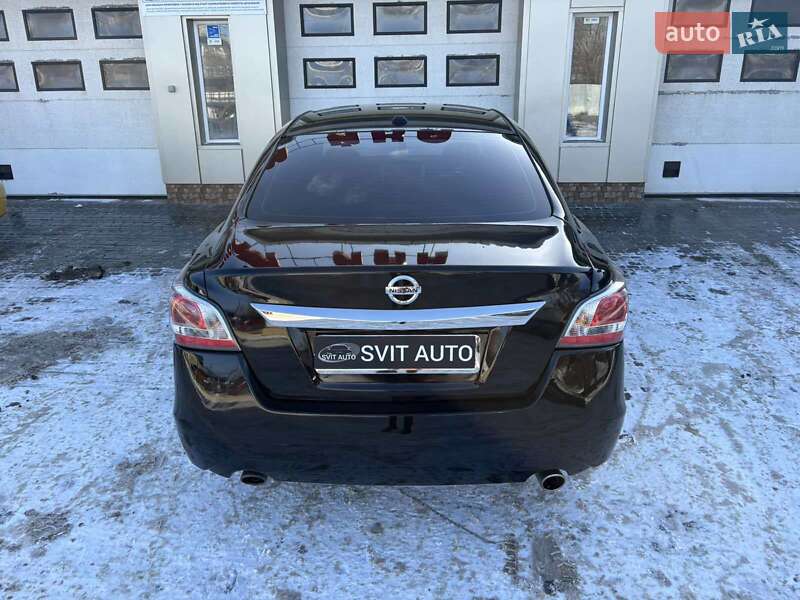 Седан Nissan Altima 2015 в Миколаєві