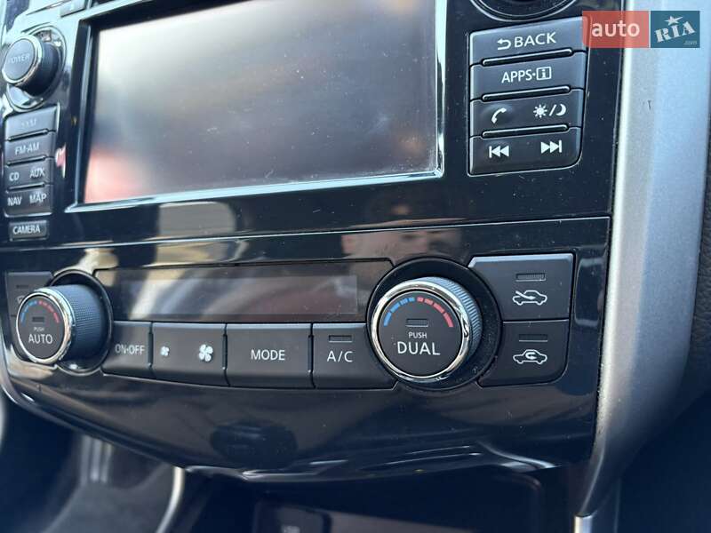 Седан Nissan Altima 2015 в Миколаєві