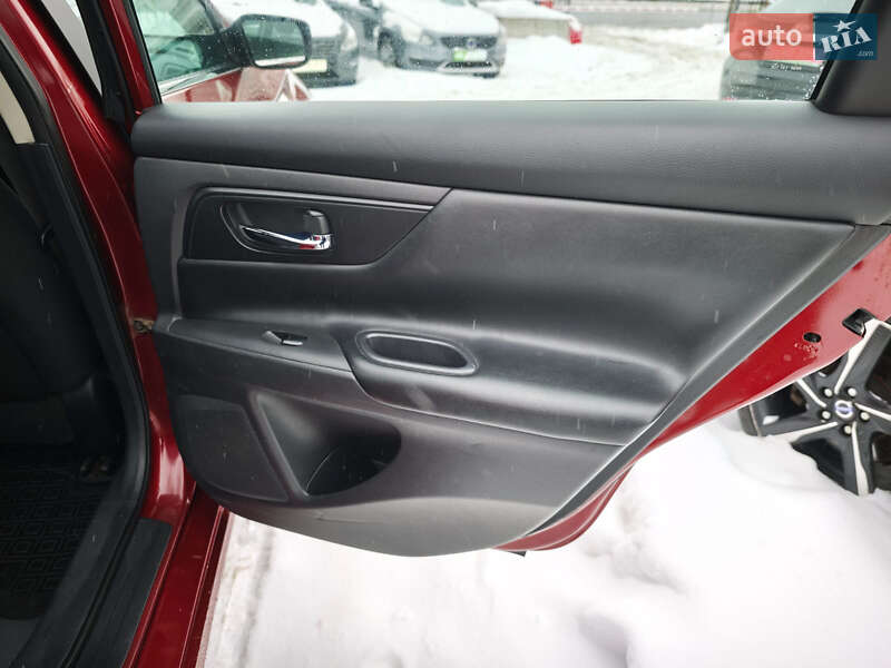 Седан Nissan Altima 2015 в Киеве фото 19 Седан Nissan Altima 2015 в Киеве