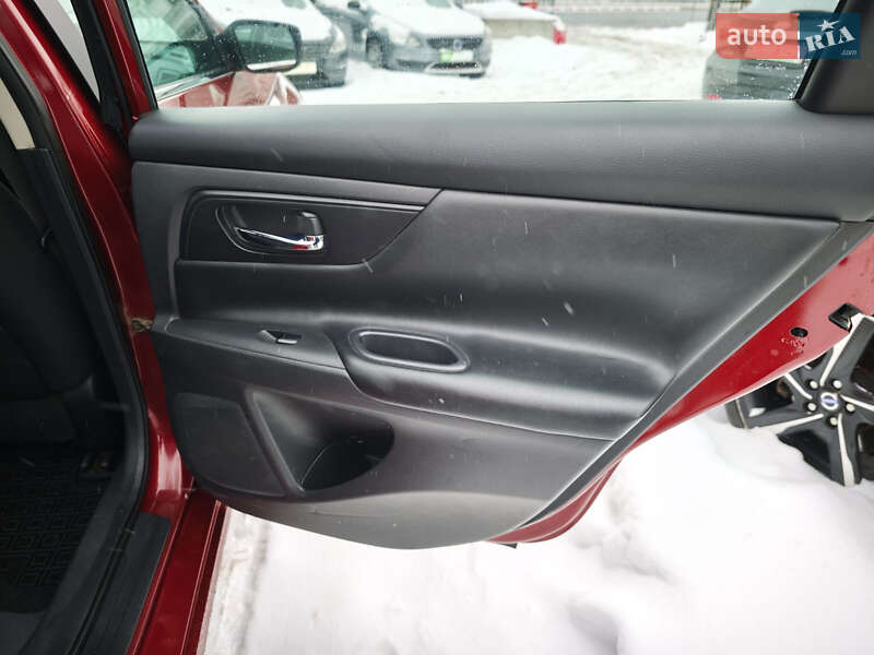 Седан Nissan Altima 2015 в Киеве фото 20 Седан Nissan Altima 2015 в Киеве