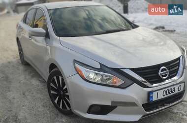Седан Nissan Altima 2016 в Києві