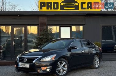 Седан Nissan Altima 2013 в Львові
