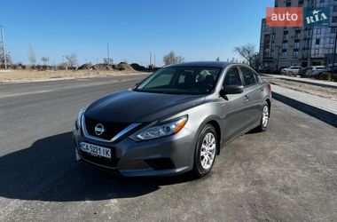 Седан Nissan Altima 2017 в Черкассах