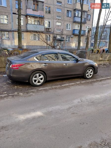 Седан Nissan Altima 2015 в Дніпрі