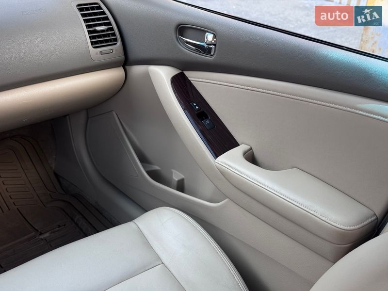 Седан Nissan Altima 2011 в Києві фото 27 Седан Nissan Altima 2011 в Києві