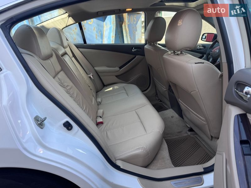 Седан Nissan Altima 2011 в Києві фото 34 Седан Nissan Altima 2011 в Києві