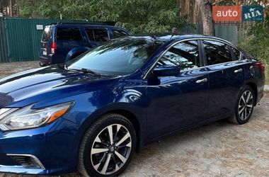 Седан Nissan Altima 2016 в Ирпене