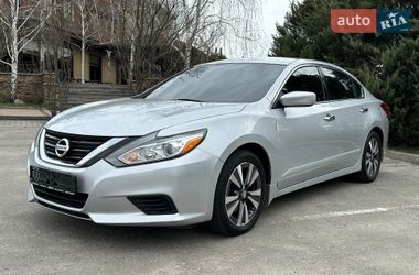 Седан Nissan Altima 2017 в Харькове