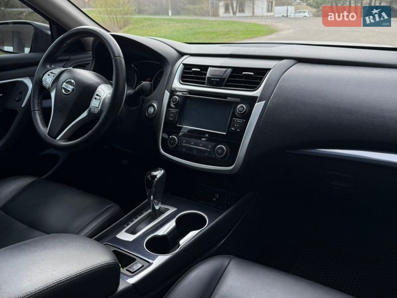 Седан Nissan Altima 2018 в Кобеляках