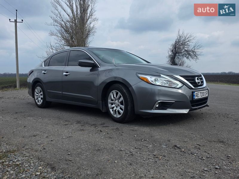Седан Nissan Altima 2016 в Дніпрі