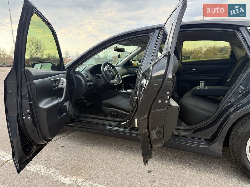 Седан Nissan Altima 2017 в Кременчуге