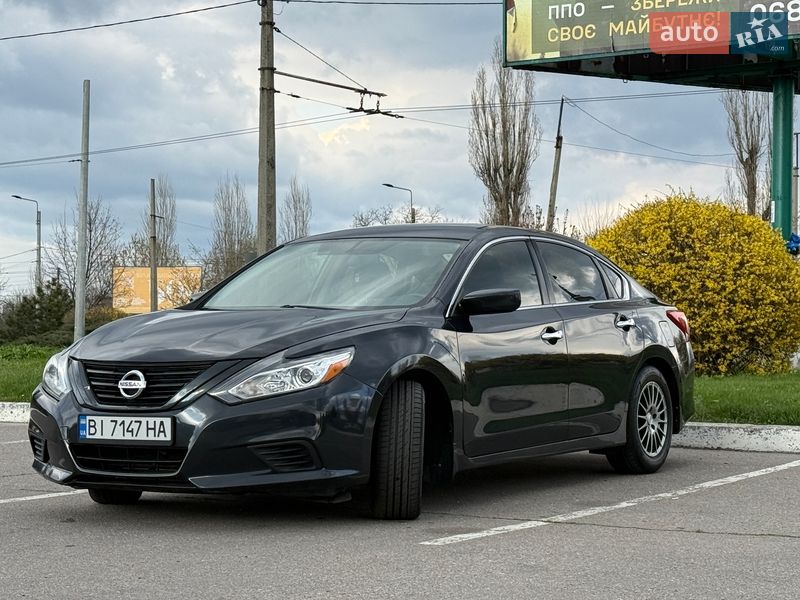 Седан Nissan Altima 2017 в Кременчуге