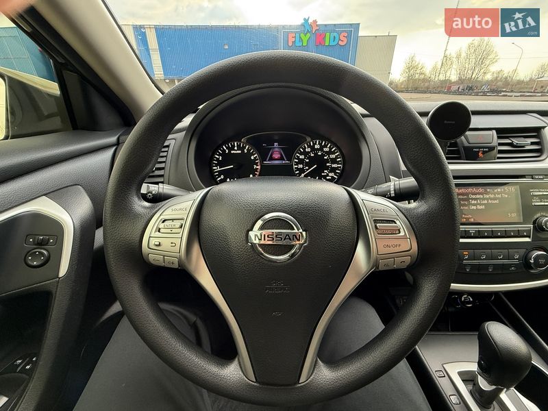 Седан Nissan Altima 2017 в Кременчуге