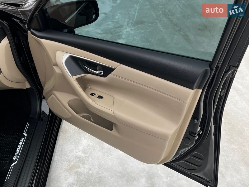 Седан Nissan Altima 2015 в Харкові