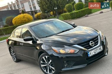 Седан Nissan Altima 2016 в Киеве