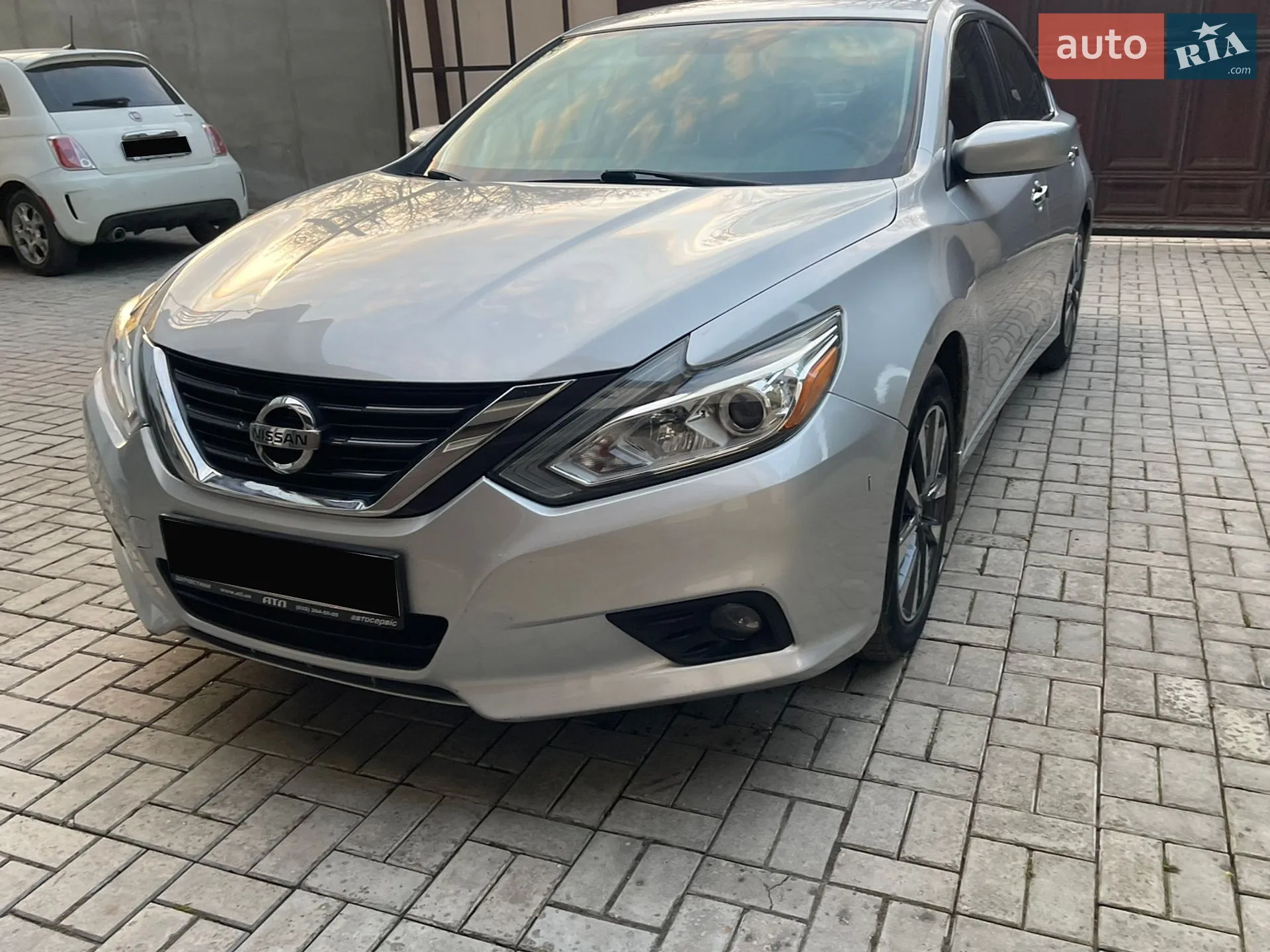 2017 Nissan Altima - мініатюра 2