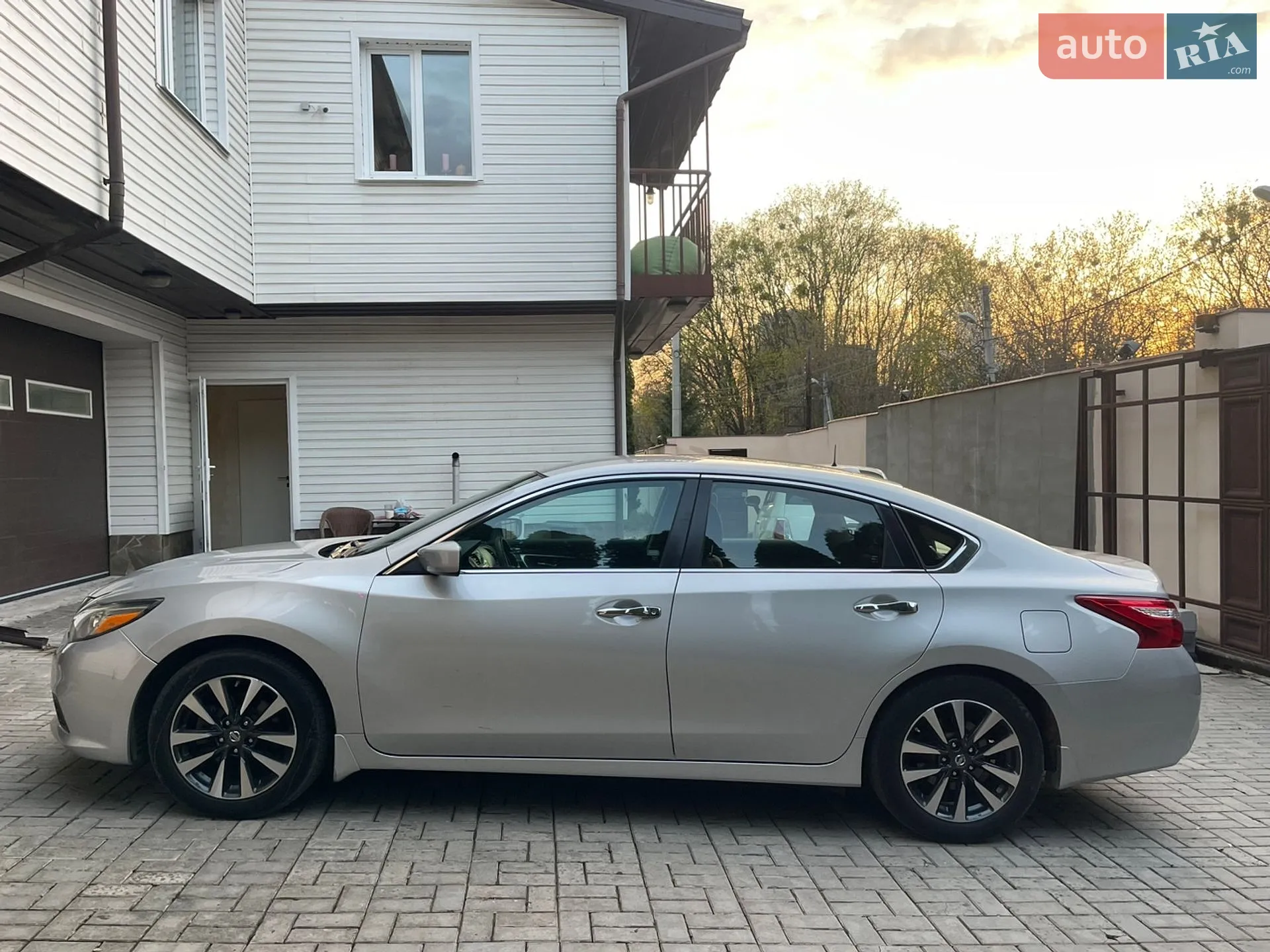2017 Nissan Altima - мініатюра 25