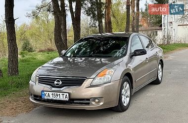 Седан Nissan Altima 2008 в Києві