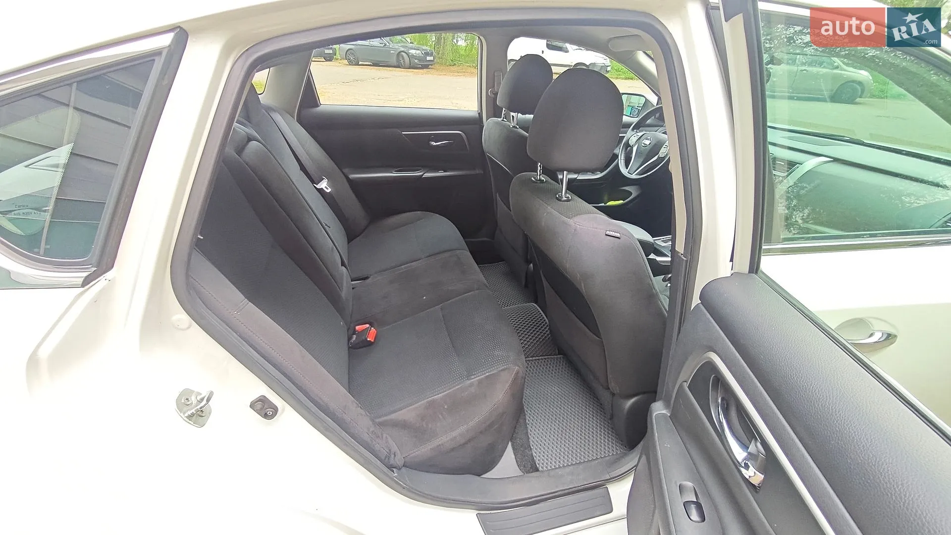 2015 Nissan Altima - мініатюра 19
