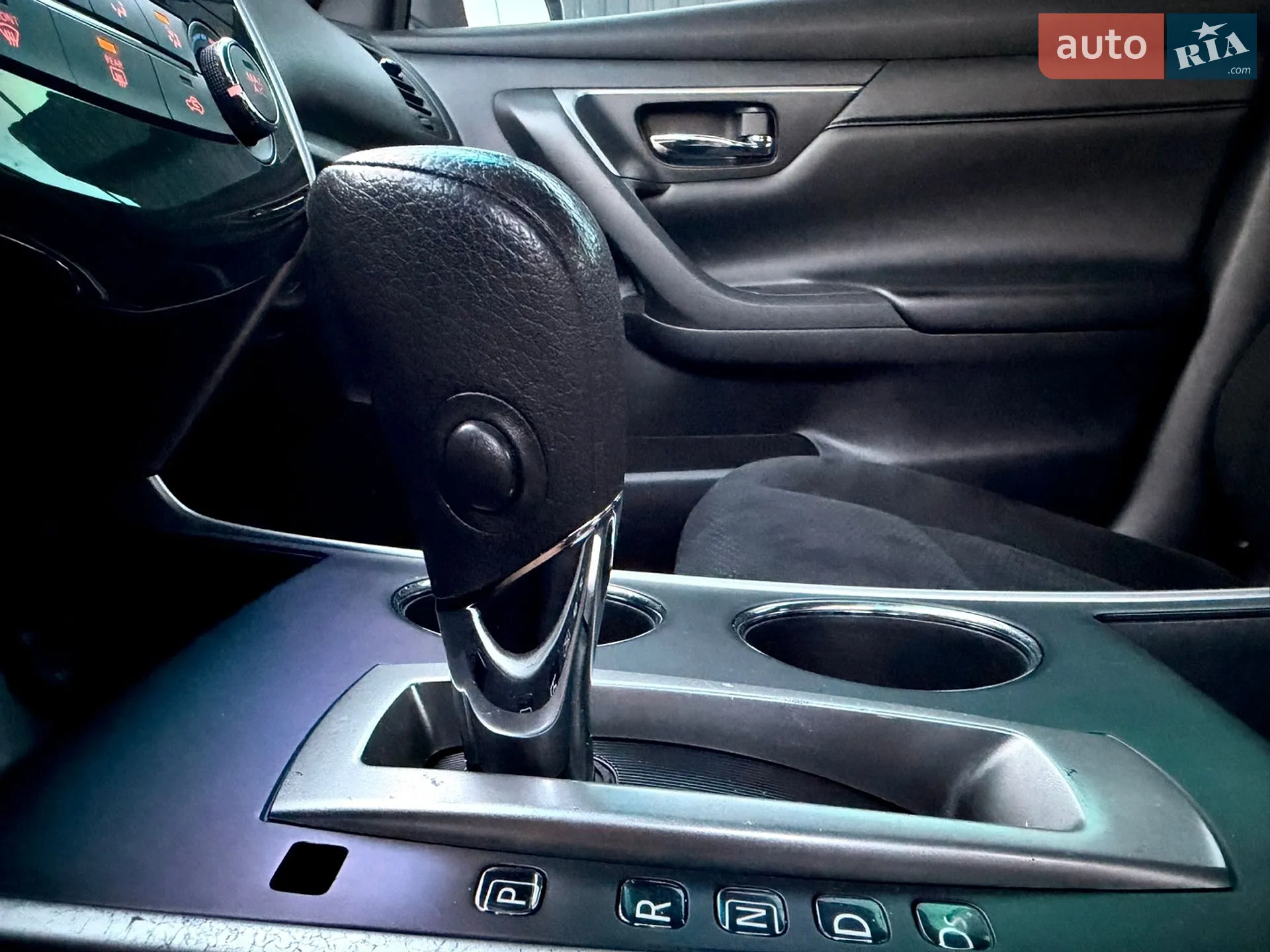 2015 Nissan Altima - мініатюра 39