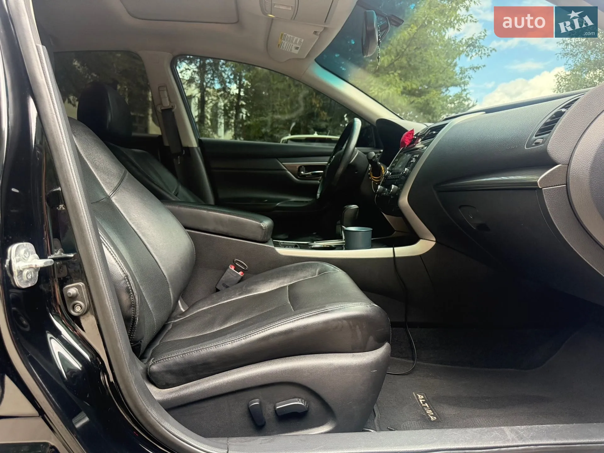 2015 Nissan Altima - мініатюра 18