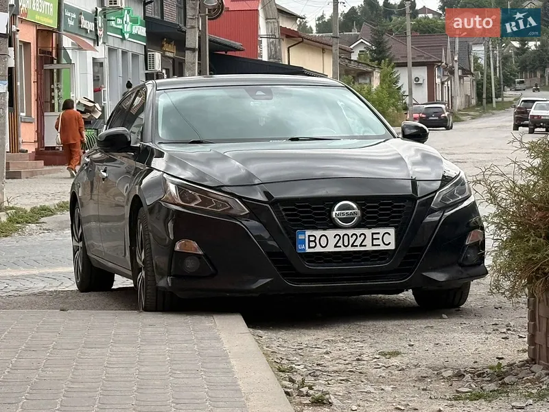 Nissan Altima 2019