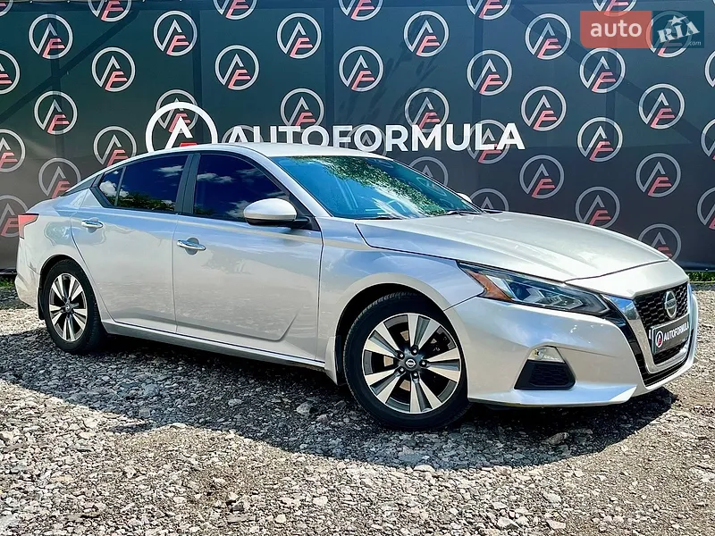 Nissan Altima 2020