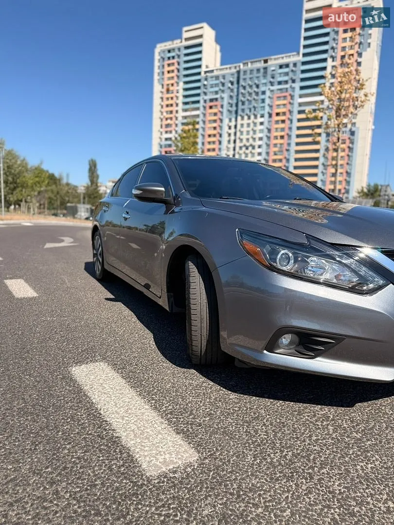2017 Nissan Altima - мініатюра 3