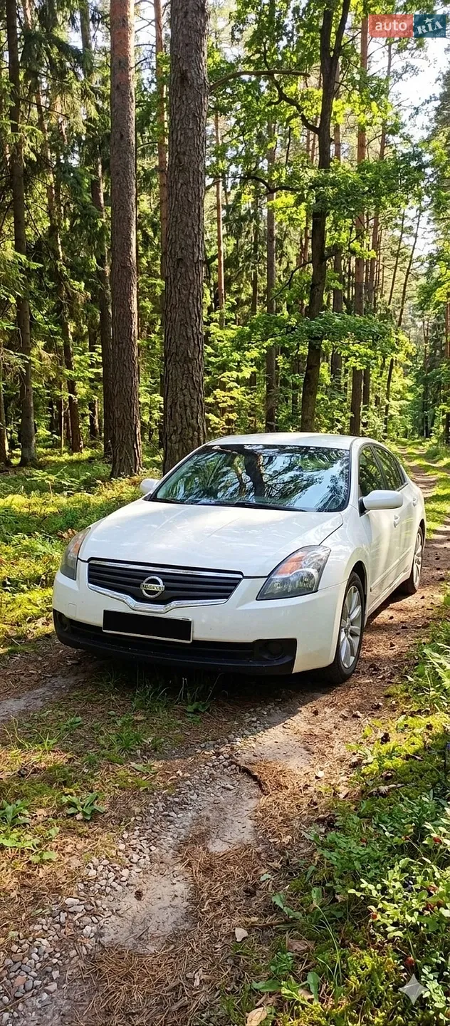 2011 Nissan Altima - фото 1