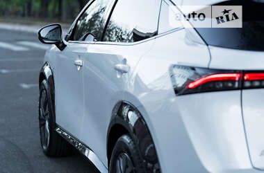 Внедорожник / Кроссовер Nissan Ariya 2023 в 