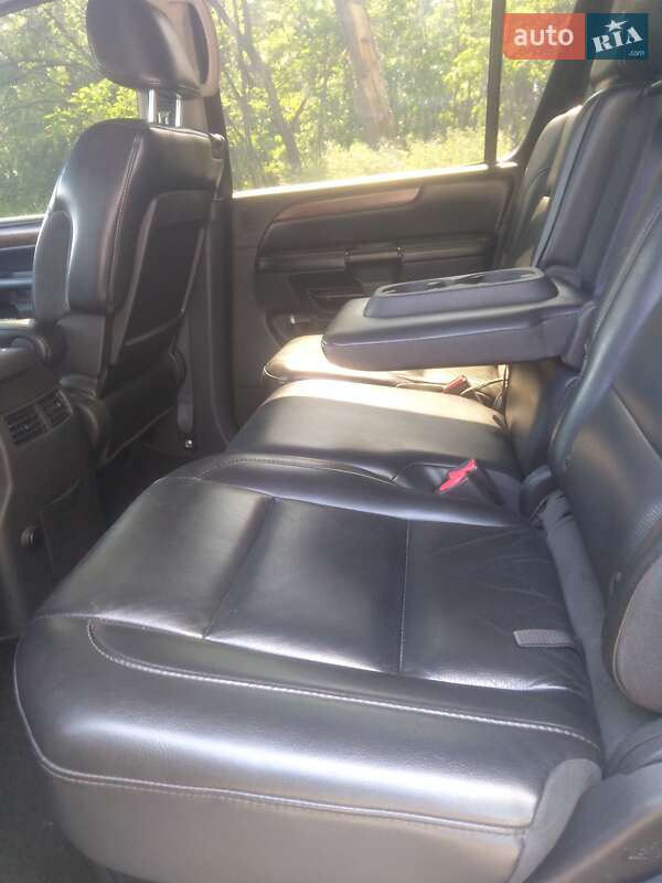 Позашляховик / Кросовер Nissan Armada 2008 в Чернігові