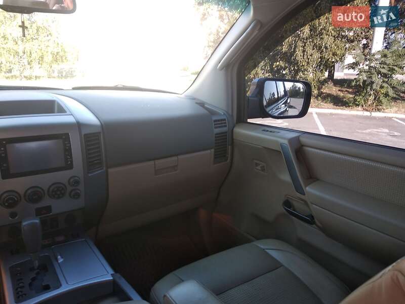 Внедорожник / Кроссовер Nissan Armada 2006 в Запорожье