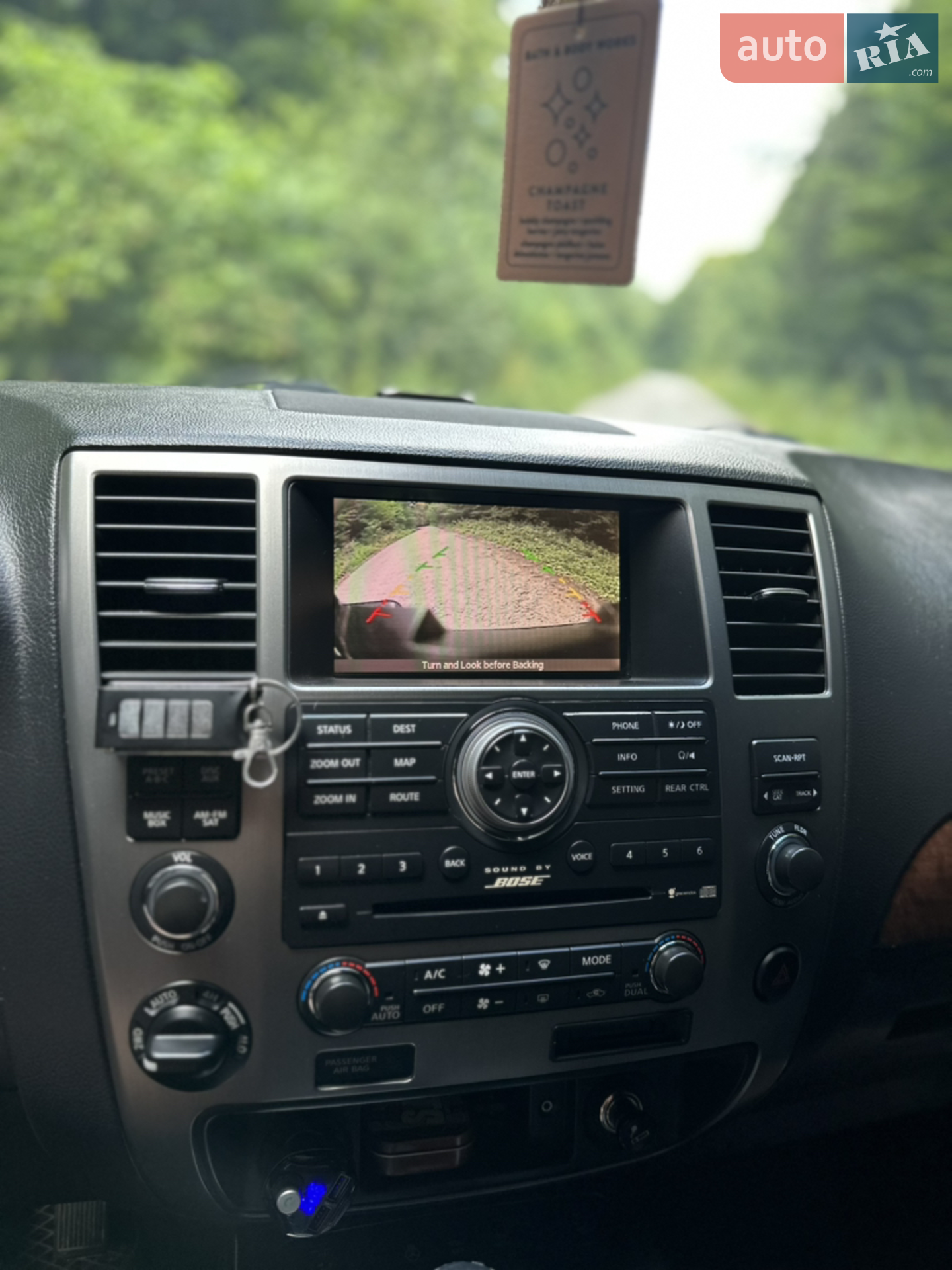 2011 Nissan Armada - мініатюра 23